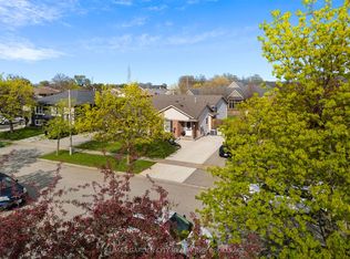 28 Fox Trail Dr, Saint Catharines, ON L2S 3T7
