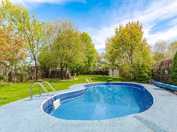 5 Flavian Cres, Brampton, ON L6T 3P2