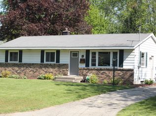 1679 Fairview St, Jenison, MI 49428