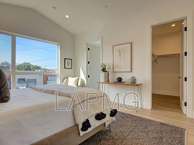 6016 Comey Ave #6016 — Photo 30