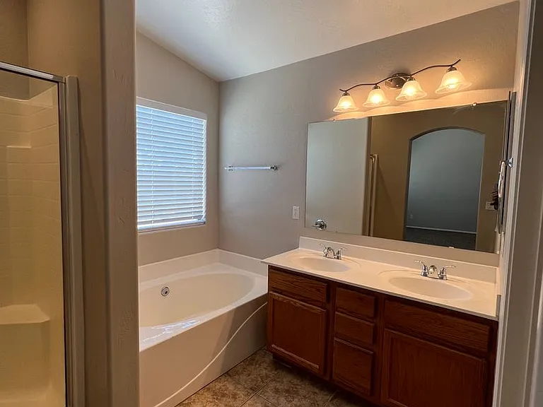 33889 N Barbara Dr — Photo 15