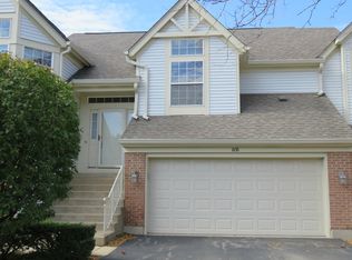 8 Ione Dr UNIT B, South Elgin, IL 60177