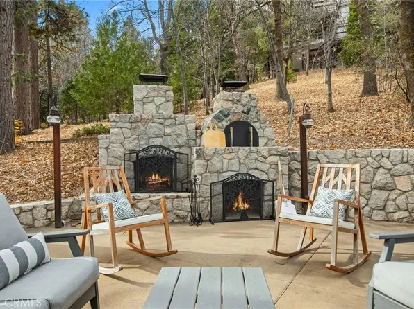 27516 W Shore Rd, Lake Arrowhead, CA 92352