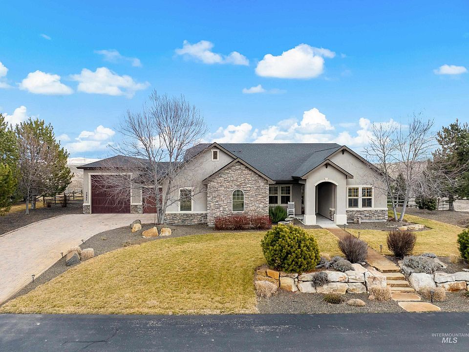 1st image of 7521 N Grand Ridge Ln