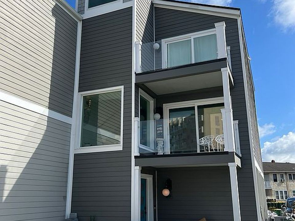 1st image of 1723 N 1st St