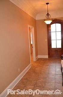 5th image of 100 Bon Mange Cir