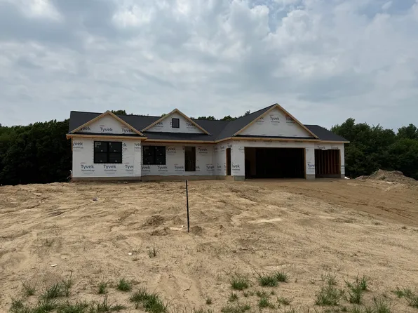 3286 Stonehill Ct, Wayland, MI 49348