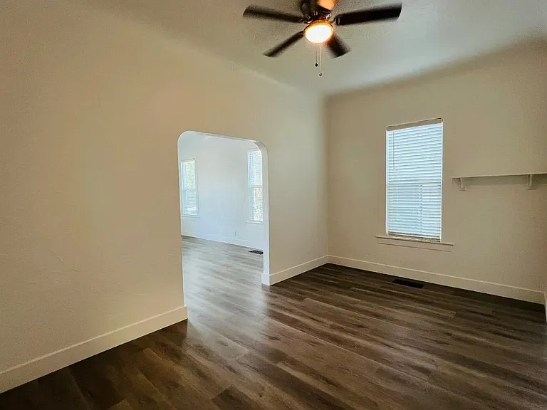 612 16th St — Photo 3