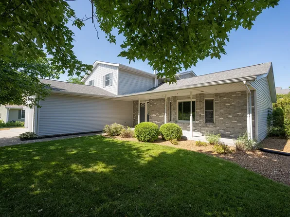 1211 Vista View Ct, Mahomet, IL 61853