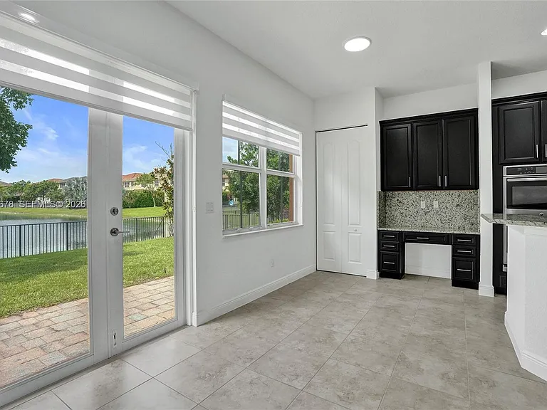 10340 Lake Vista Ct — Photo 48