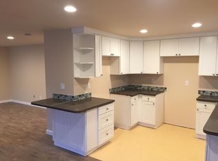 617 N 40th St, Seattle, WA 98103