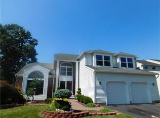 6 Berwick Cir, North Brunswick, NJ