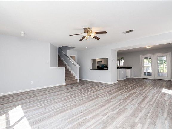 3rd image of 2604 Byfield Dr