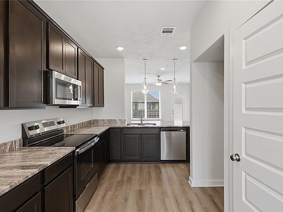 5th image of 10633 Burgundy Berry Way