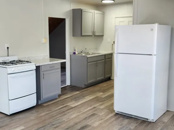 987 Mendon Rd, Cumberland, RI 02864