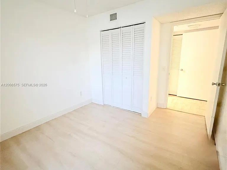 420 S Park Rd #108 — Photo 14