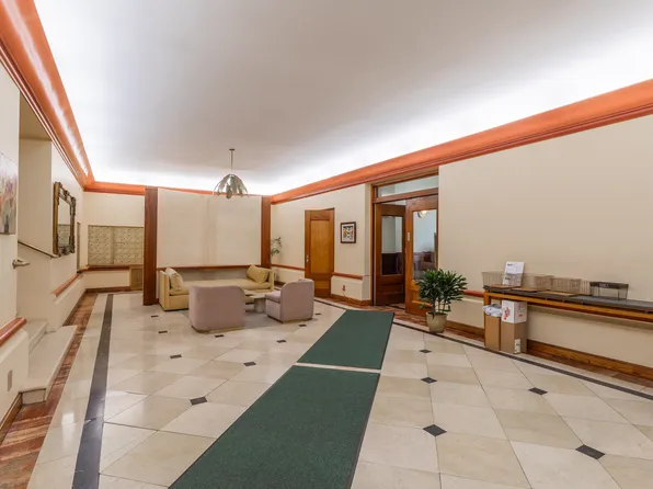 301 East 38th Street image 11 of 18