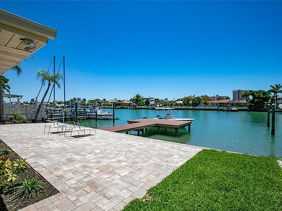3rd image of 135 Brightwater Dr #4