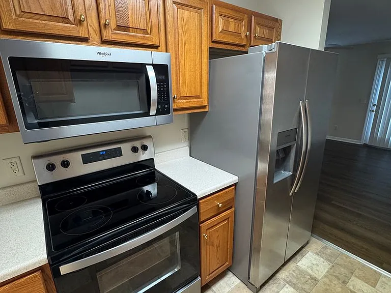 131 Joyce Dr — Photo 6
