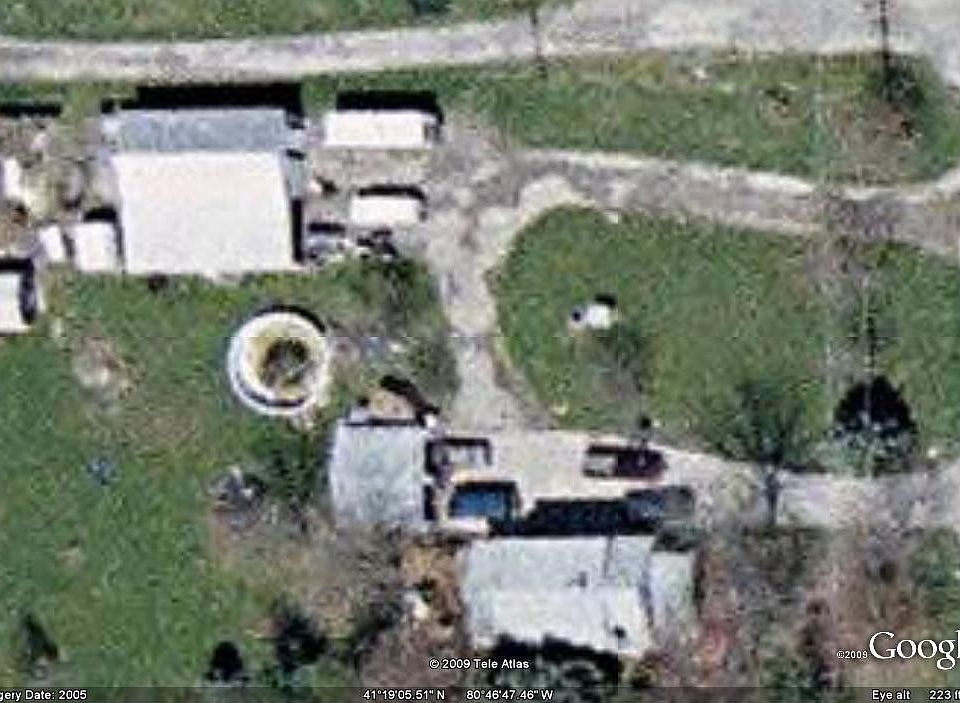 (ariel view) House, 2 Garages, 2 barns