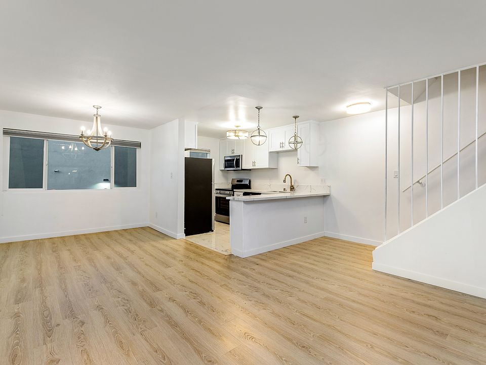 1st image of 418 S Palm Dr #11275788