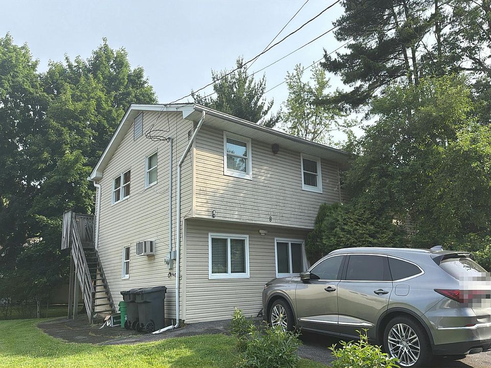 2nd image of 8 Zeissner Ln