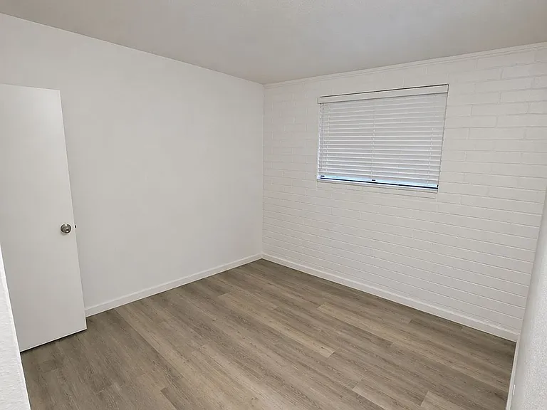 5747 S 34th Pl #3 — Photo 6