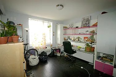 Rented by Realty Advisors Group