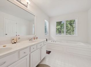 2 Kerry Ln #7, Malvern, PA 19355