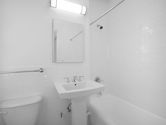 5th image of 24 5th Ave APT 1614