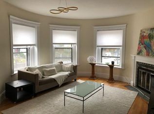 471 Washington St APT 4, Brookline, MA 02446