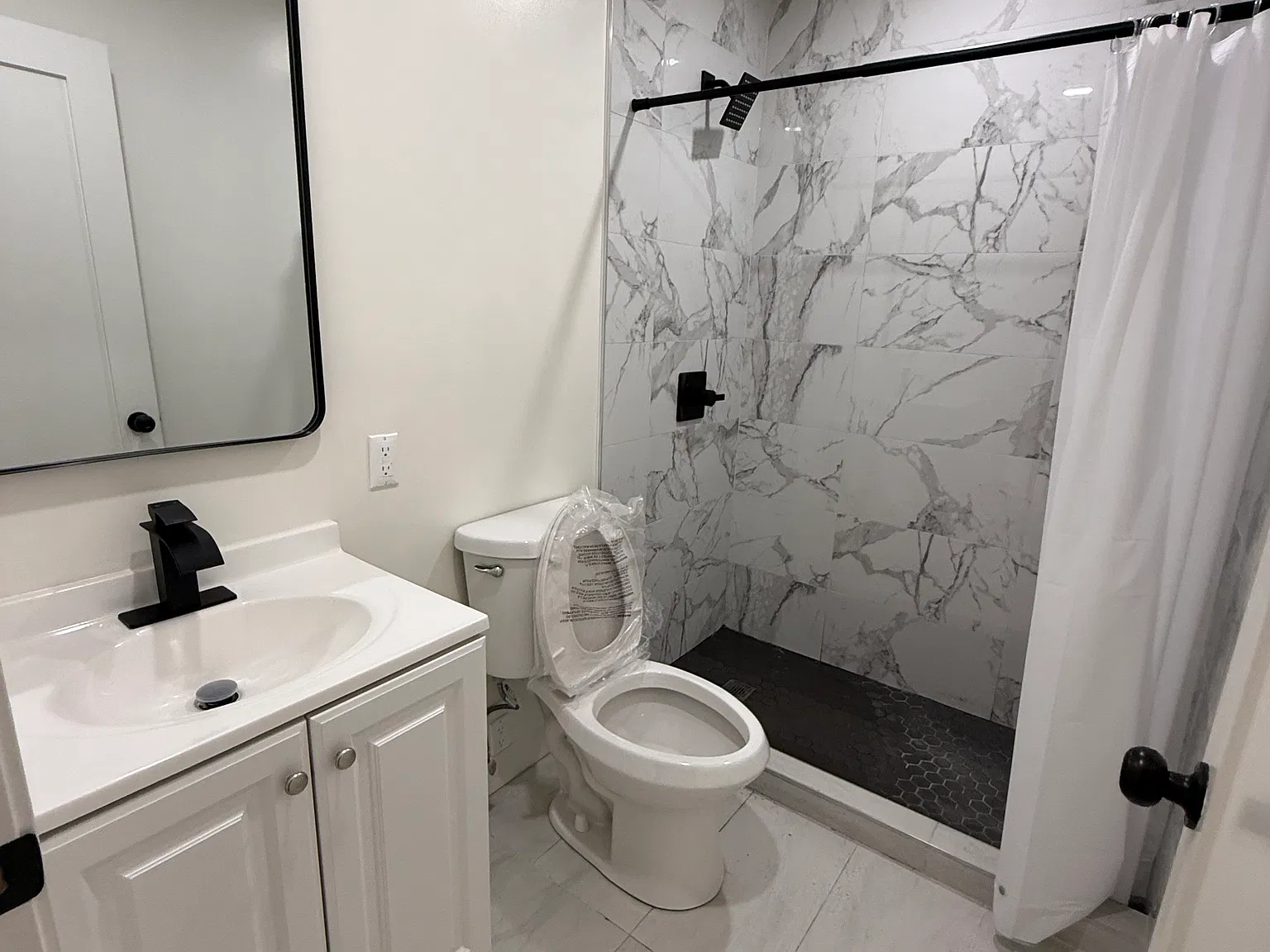 2 bed, 700 sqft, $4,200 — Photo 2