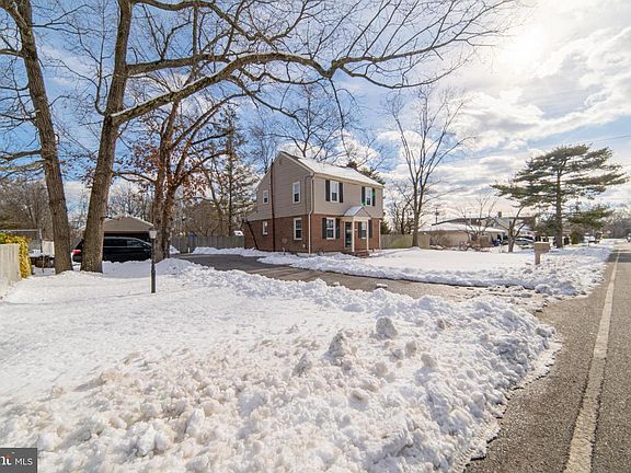 2nd image of 1717 Newcombtown Rd