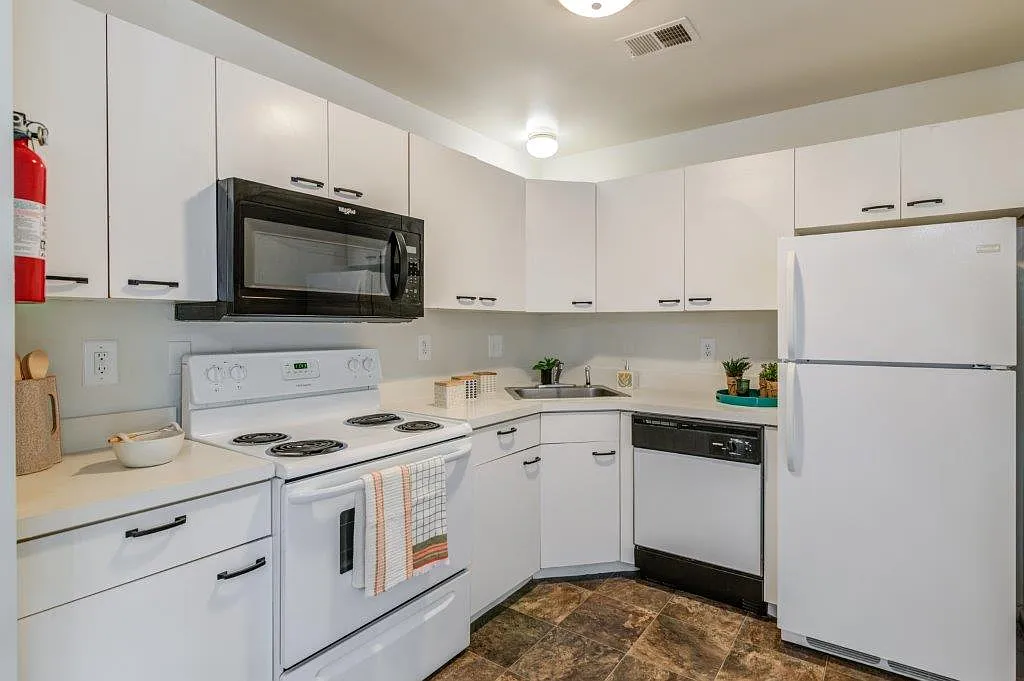 Seagrass Cove Apartment Homes — Photo 1