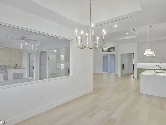 4th image of 2514 SW 17th Ave