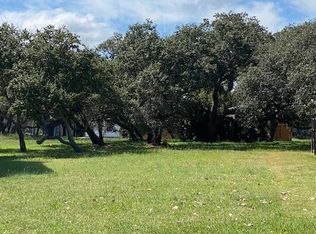 1027 S Pearl St, Rockport, TX 78382