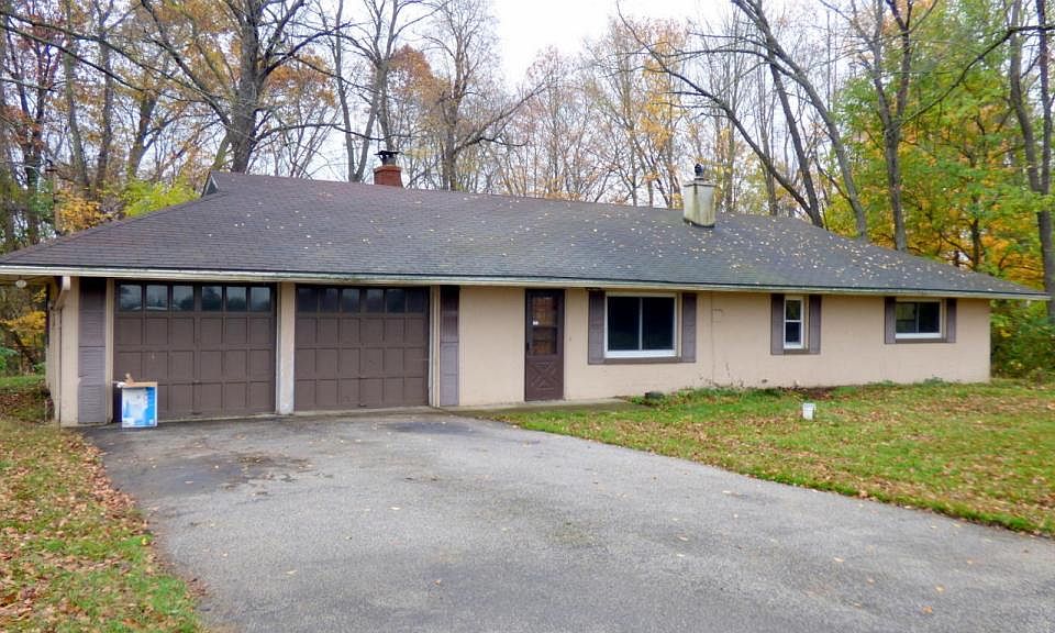 1st image of 57593 Twin Lakes Rd