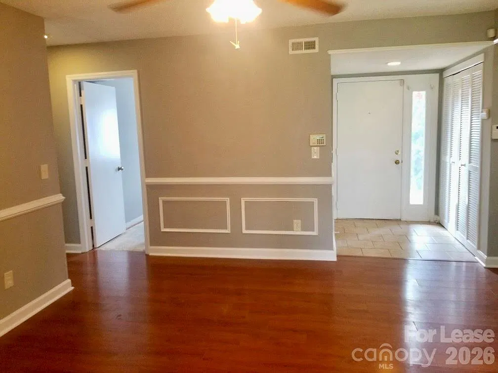 3 bed, 2.0 bath, 1166 sqft, $1,600 — Photo 3