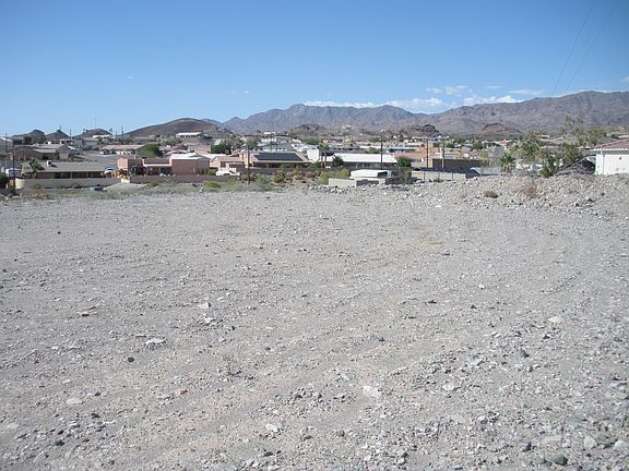 3rd image of 4064 Sponson Dr Lot 1