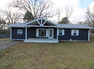 709 N Pine St, Willow Springs, MO 65793