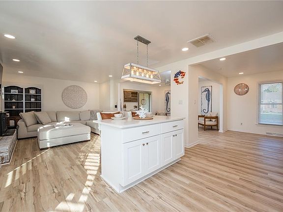 4th image of 1224 Wormington Dr