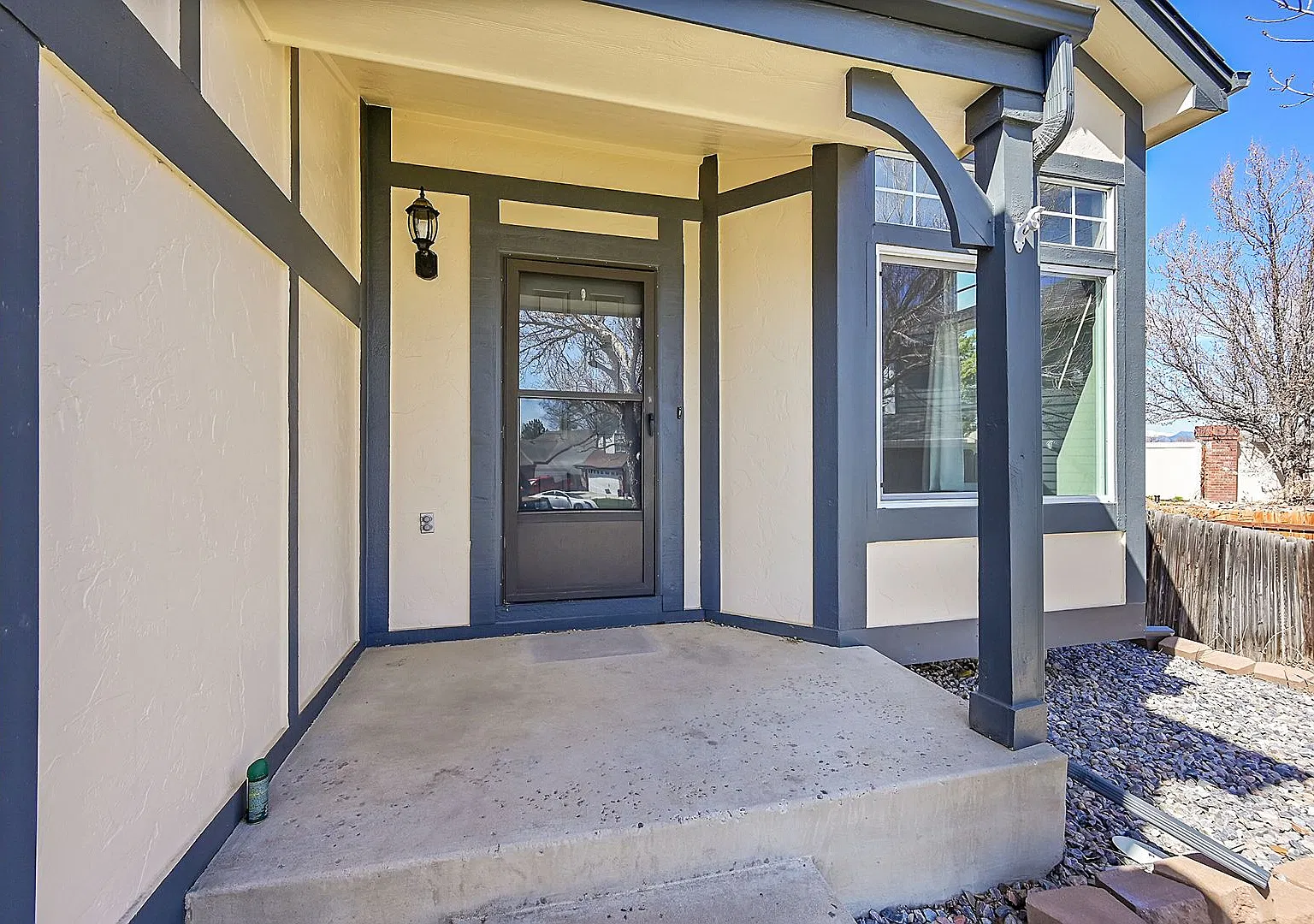 5 bedroom, 4 bath home with 2 car garage — Photo 3