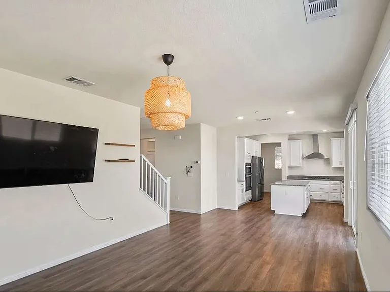 395 Princess Way — Photo 11