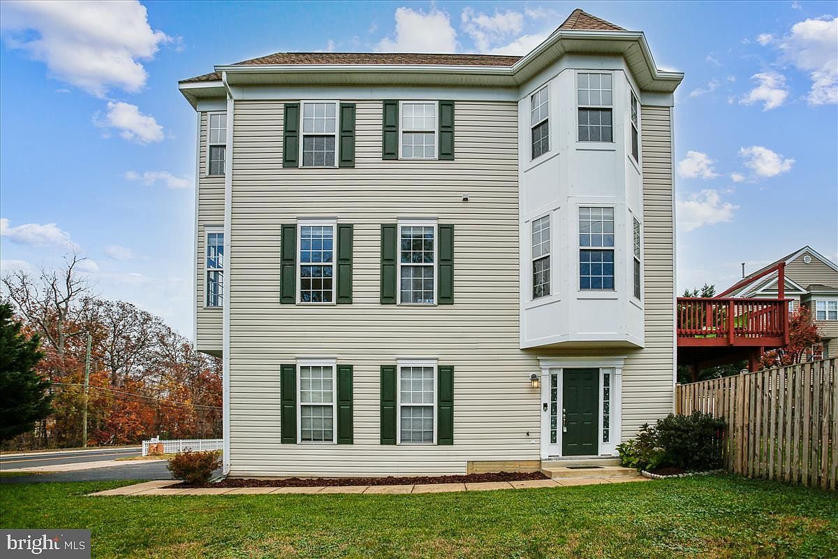 8261 Electric Ave, Vienna, VA 22182 Zillow