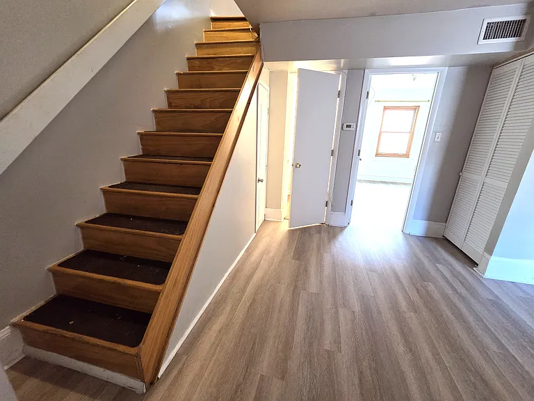 348 S 16th St #3F — Photo 4