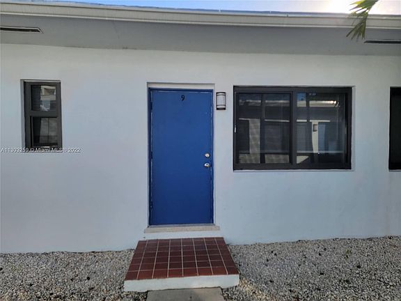 3rd image of 600 SW 10th St #9