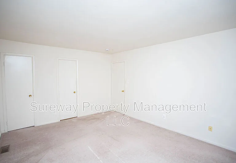 2147 Harbour Dr — Photo 25
