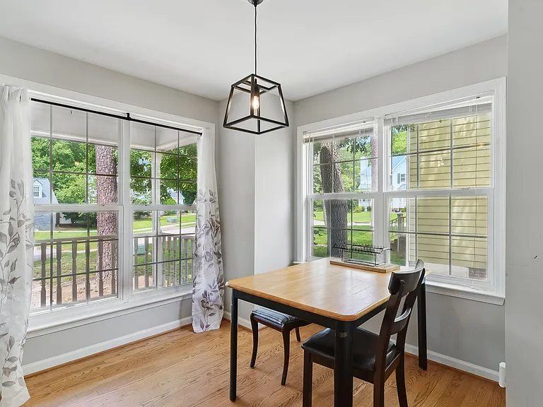 4905 Knightsbridge Way — Photo 11