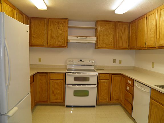 4th image of 1922 Robertson Ave