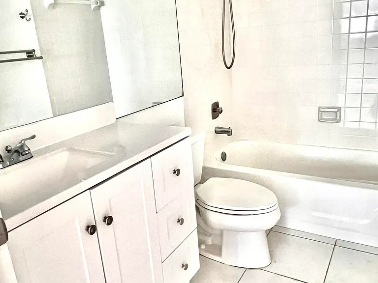 2865 SW 22nd Ave #108 — Photo 7